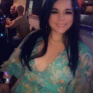 Meet your Posher, Yanet